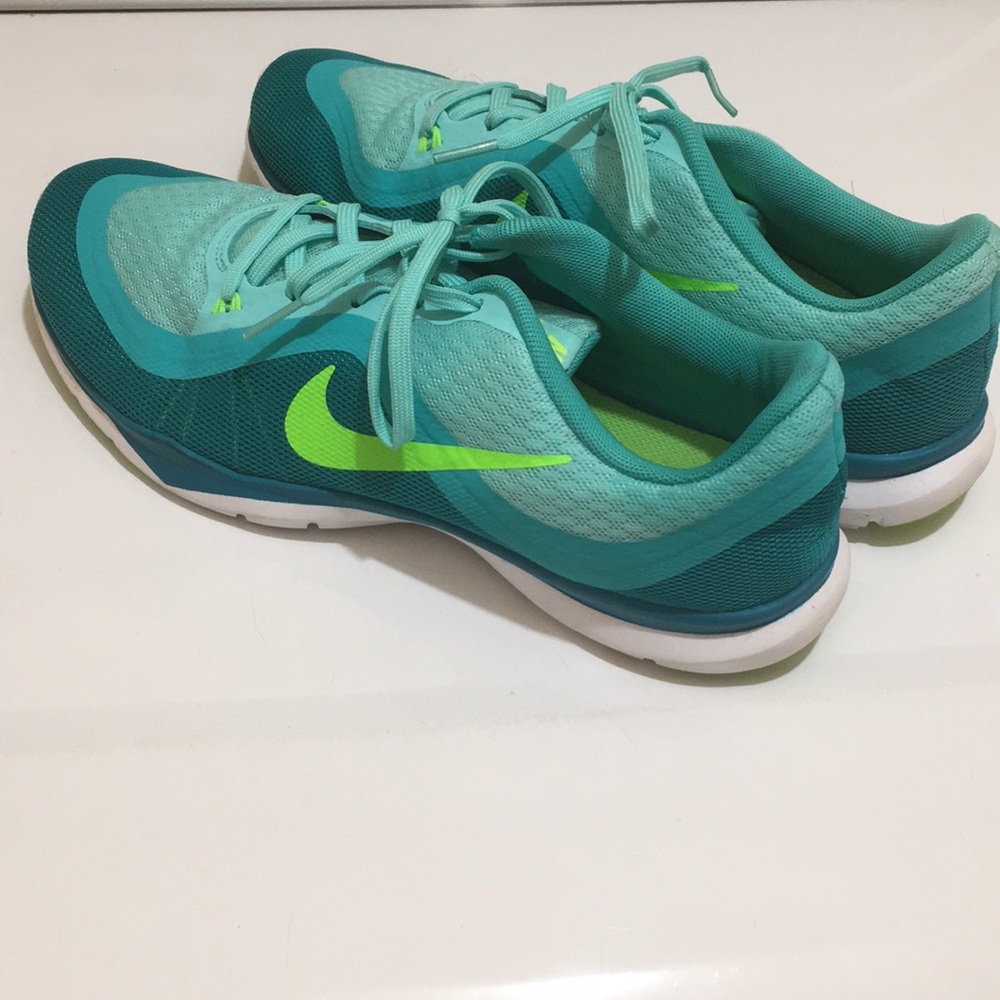 Nike Flex Tennis Shoes